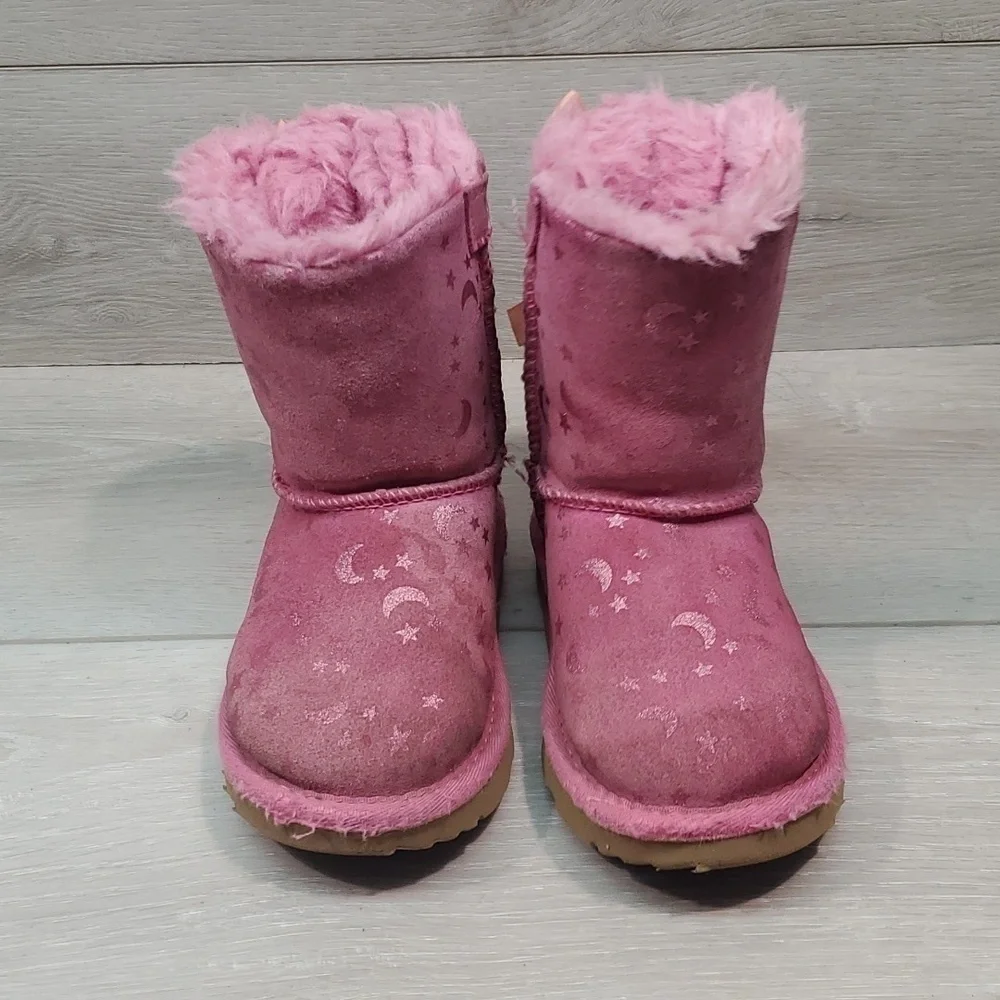 Ugg Australia Kids Bailey Bow Pink Barbie Moon & star leather boots shoes sz 8